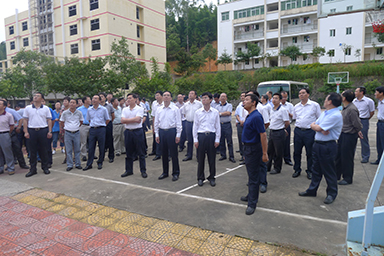 南平市市委書記裴金佳、市長林寶金率市委市政府全部領(lǐng)導(dǎo)及各市縣主要領(lǐng)導(dǎo)一行蒞臨我公司視察指導(dǎo)
