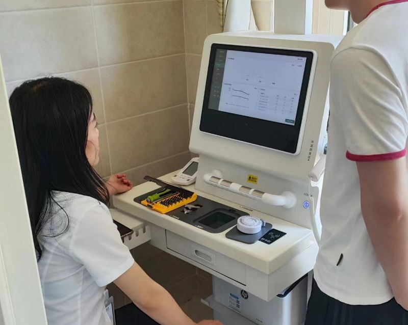 多參數(shù)健康檢測(cè)一體機(jī)是如何實(shí)現(xiàn)健康監(jiān)測(cè)的？